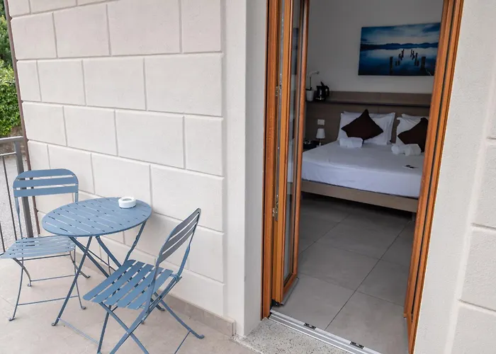 I It Bed & Breakfast 3*