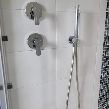 I It Oda ve Kahvaltı *